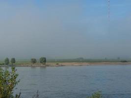 le rhin près de wesel le matin photo