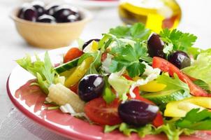 salade biologique fraîche de légumes sains photo