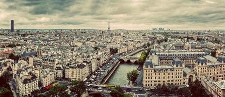 paris, france panorama avec tour eiffel, seine et ponts. vintage photo