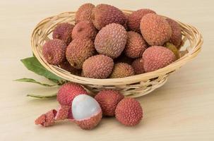 fruits tropicaux - litchi photo