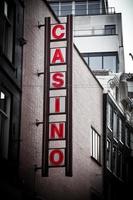 amsterdam, pays-bas, 2022 - casino chanter sur le bâtiment photo