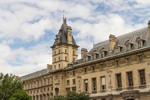 bâtiment historique à paris france photo