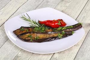 aubergine grillée au poivron photo