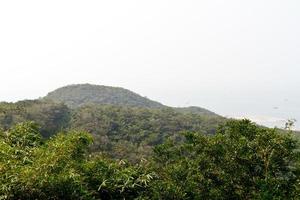 île de chine hainan, vue aérienne de la ville de sanya photo