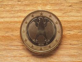 Pièce de 1 euro montrant l'aigle fédéral, monnaie de l'Allemagne, de l'UE photo