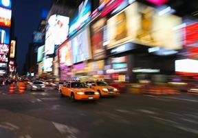 taxis sur la 7e avenue à Times Square, New York City