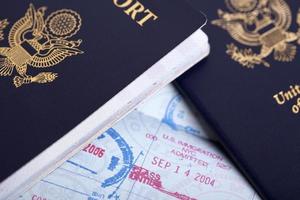 Passeports américains et fond de timbres d'immigration