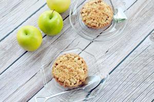 tarte au crumble aux pommes sucrée et délicieuse photo