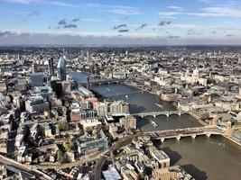 une vue aérienne de londres photo