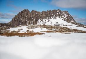 cradle mountain les sites du patrimoine mondial de l'unesco dans l'état de tasmanie en australie pendant la saison hivernale. photo