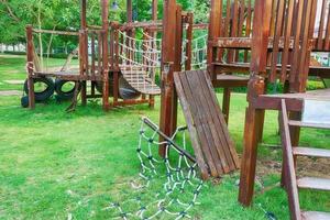 l'aire de jeux pour enfants a été endommagée photo