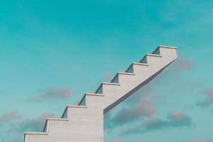 vue latérale d'un escalier en bois blanc avec un ciel bleu et des nuages fantastiques, en arrière-plan photo