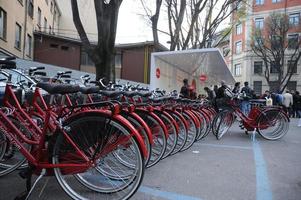 vélos en stationnement photo