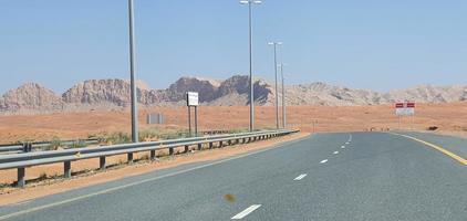 autoroute du désert de dubaï photo