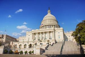 le capitole des états-unis à washington dc par une journée ensoleillée. photo