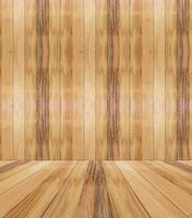 à l'intérieur de la salle en bois verticale, la salle en bois marron photo