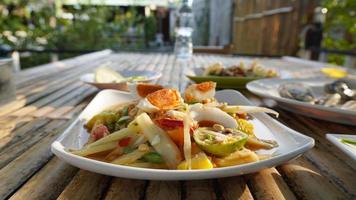 salade de papaye aux œufs salés photo