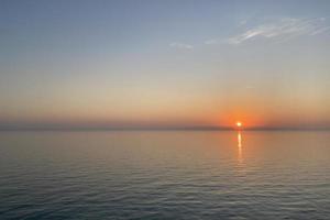 coucher de soleil sur la plage photo