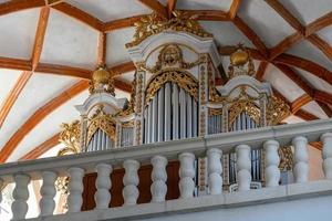 vue de l'orgue de l'église fortifiée de prejmer transylvanie roumanie le 20 septembre 2018 photo