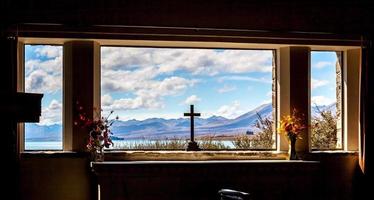 église du bon berger dans le village de tekapo le 23 février 2012 photo