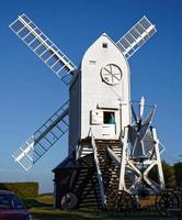 jill windmill un jour d'hiver à clayton east sussex le 3 janvier 2009. homme non identifié. photo