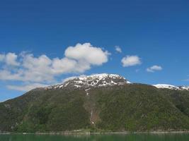 le petit village eidfjord dans le hardangerfjord norvégien photo