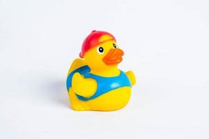 canard de bain sur fond blanc jouet canard mignon canard en caoutchouc photo