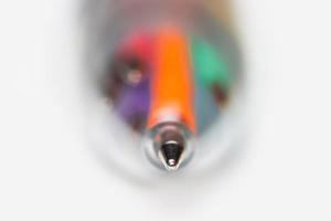 Extreme close up shot de stylo à bille multicolore