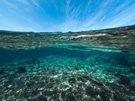 sous l'eau à la plage de l'île photo