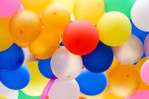 fond de ballon de fête coloré et papier peint. photo