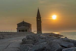 clocher du sanctuaire de la madonna dell'angelo photo