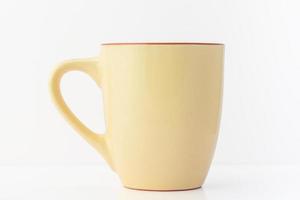 tasse sur fond blanc photo