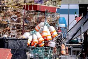 Libre d'une pile de casiers à homard ou à crabe photo