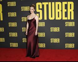 los angeles 10 juil - betty gilpin au stuber premiere au regal la live le 10 juillet 2019 à los angeles, ca photo