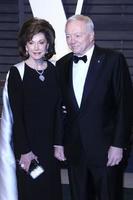 los angeles 26 février - jerry jones, épouse à la soirée oscar vanity fair 2017 au wallis annenberg center le 26 février 2017 à beverly hills, ca photo