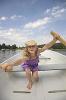 jeune fille bateau à rames photo