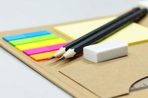 note de couleurs de gomme à crayon, concept de crayon de mise au point sélective équipement scolaire d'éducation photo