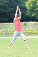 femme japonaise, faire du yoga guerrier je pose