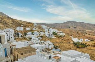 vue panoramique de chora sur l'île de serifos grèce photo