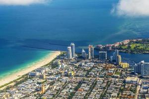 Miami aérienne de la ville et de la plage photo