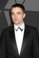 los angeles nov 11 - robert pattinson au 9e prix annuel des gouverneurs ampas au dolby ballroom le 11 novembre 2017 à los angeles, ca photo