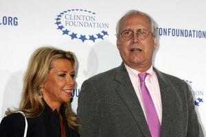 Los angeles, oct 14 - chevy chase arrivant au gala de la différence de la décennie de la fondation clinton au hollywood palladium le 14 octobre 2011 à los angeles, ca photo