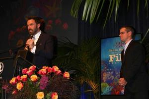 santa barbara, jan 25 - ben affleck, matt damon arrive au sbiff modern masters award 2013 remis à ben affleck au arlington theatre le 25 janvier 2013 à santa barbara, ca photo