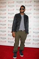 los angeles, 10 février - usher raymond arrive au lancement de la bouteille de l'édition spéciale rouge du belvédère à avalon le 10 février 2011 à los angeles, ca photo