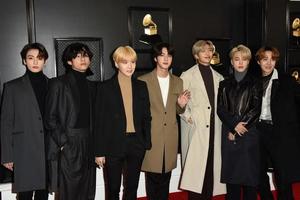 los angeles jan 26 - bts aux 62e grammy awards au centre de base le 26 janvier 2020 à los angeles, ca photo