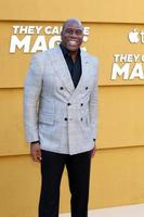 los angeles 14 avril - magic johnson à la première projection de la magie ils m'appellent au théâtre du village le 14 avril 2022 à westwood, ca photo