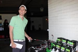 los angeles, 16 avril - zach conroy au tournoi de golf jack wagner de la leukemia and lymphoma society au parcours de golf au bord du lac le 16 avril 2012 à toluca lake, ca photo