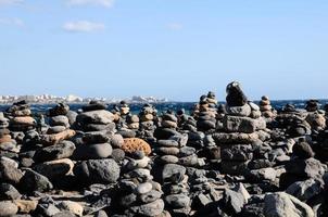 les pyramides de pierre traditionnelles bouddhistes photo