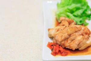 gros plan de poulet teriyaki photo