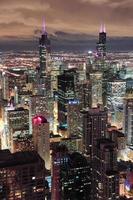 vue aérienne urbaine de chicago au crépuscule photo